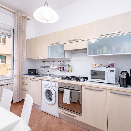 Dolce Casa Di Sve Vicino La Stazione Appartement Genua Buitenkant foto